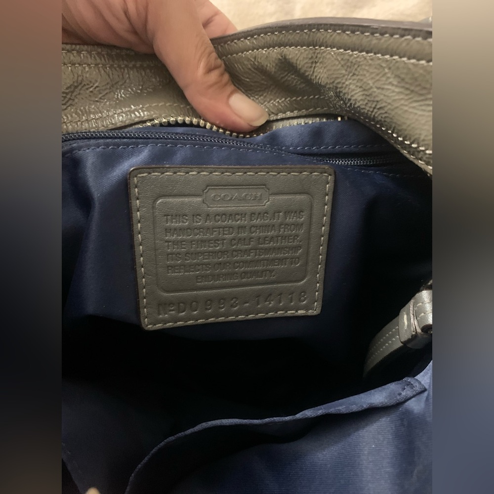 Coach Olive 🫒 Green Hobo patent Leather size medium - Picture 6 of 12